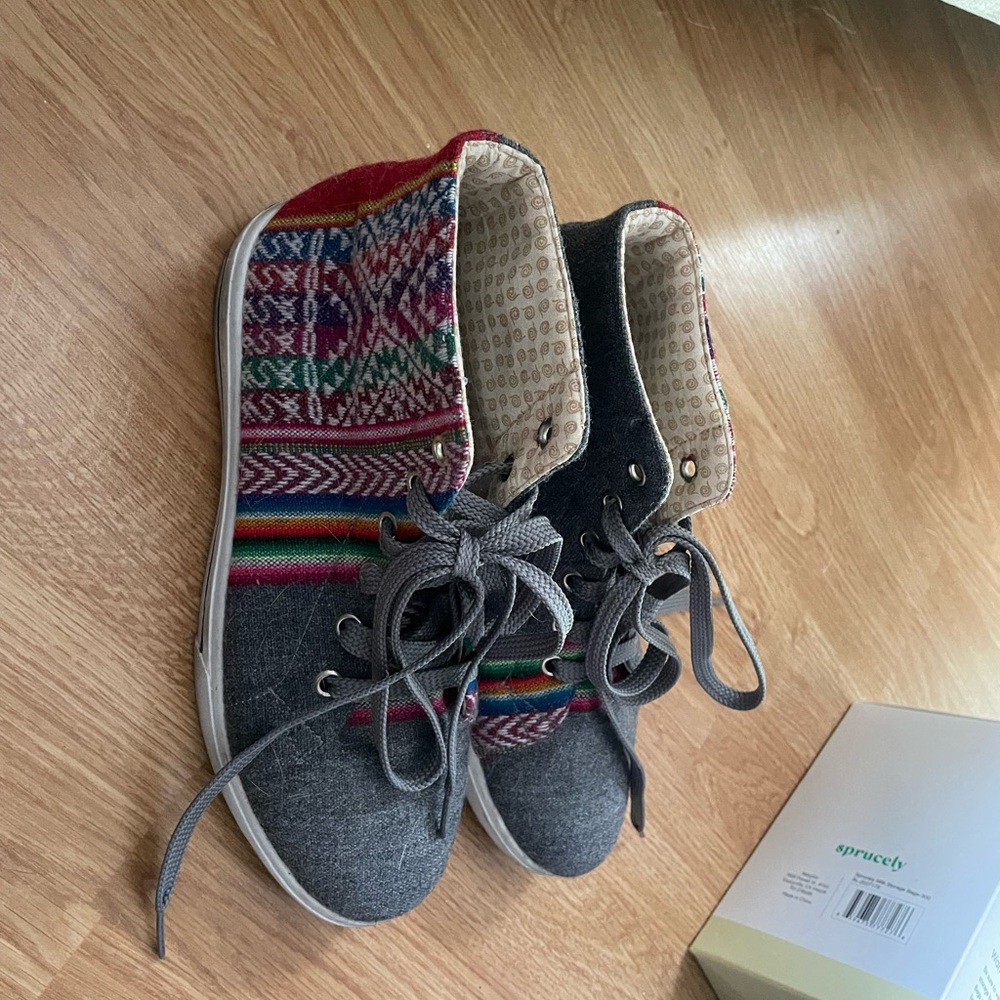 Colorful Patterned High-Top Sneakers - Picture 3 of 6